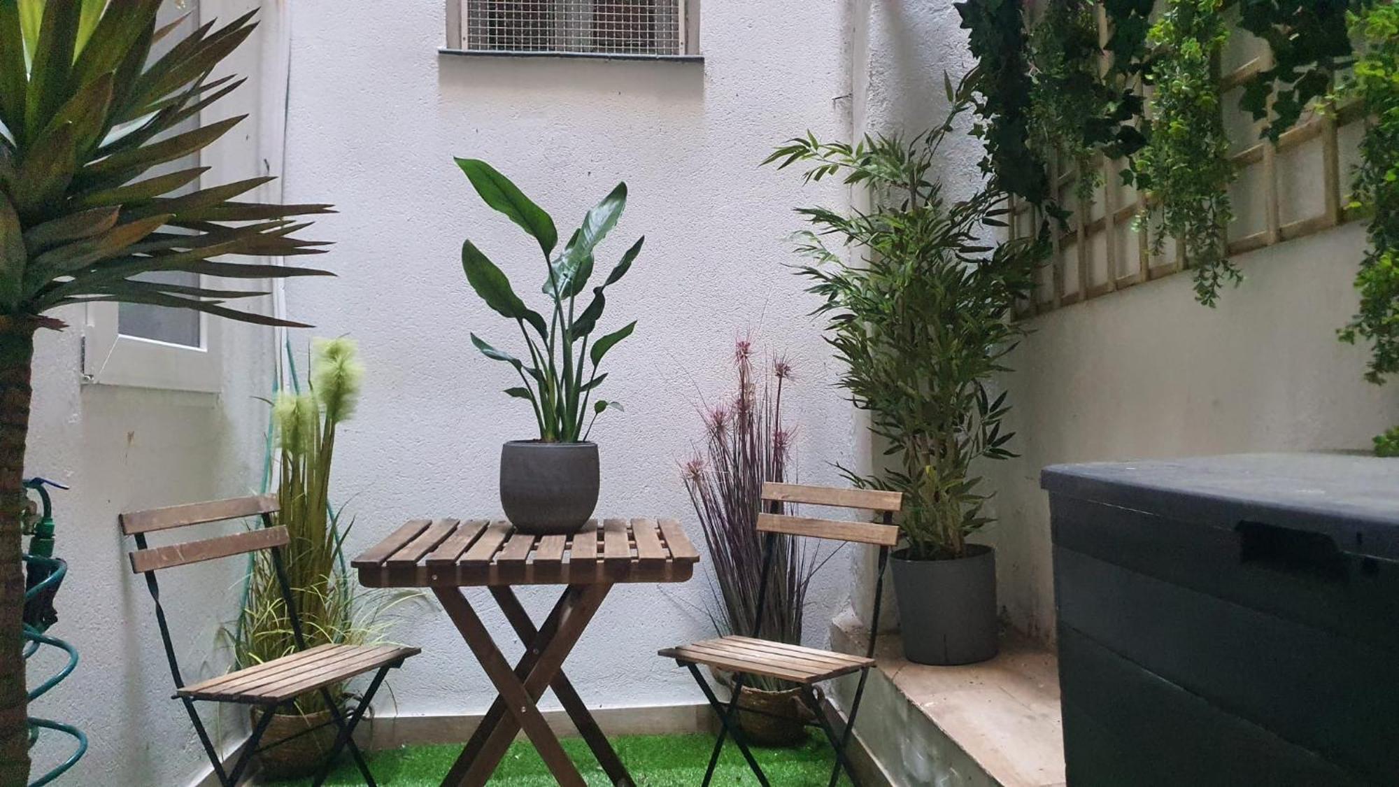 Rentadore Atocha Suites Madrid Exterior photo