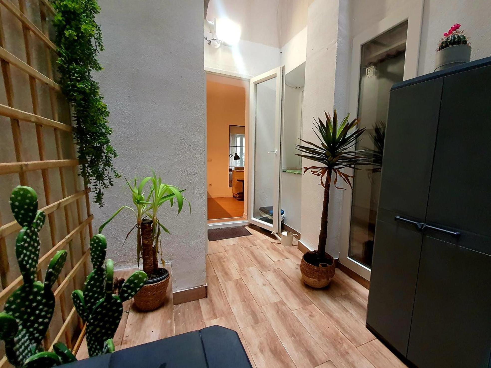 Rentadore Atocha Suites Madrid Exterior photo