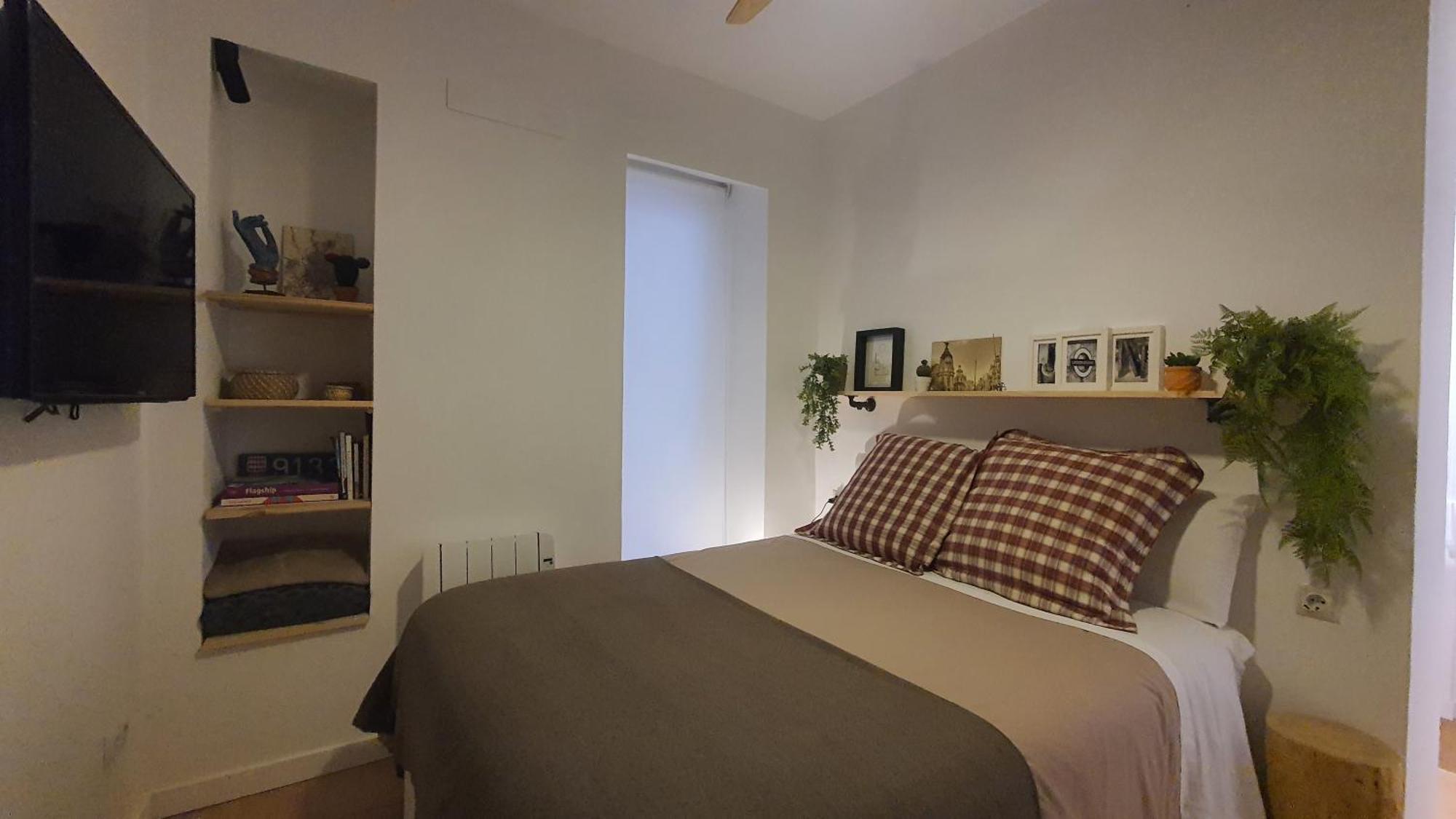 Rentadore Atocha Suites Madrid Exterior photo